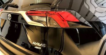 Toyota RAV4 Back Light (1)